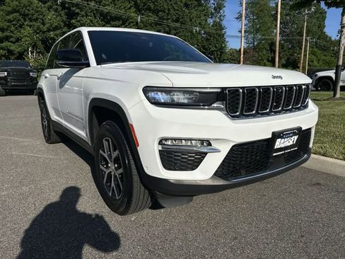 Used 2024 Jeep Grand Cherokee Limited w/ Luxury Tech Group II AWD/4WD image 2