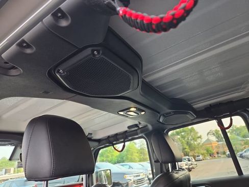 Used 2021 Jeep Wrangler Unlimited Rubicon AWD/4WD image 30