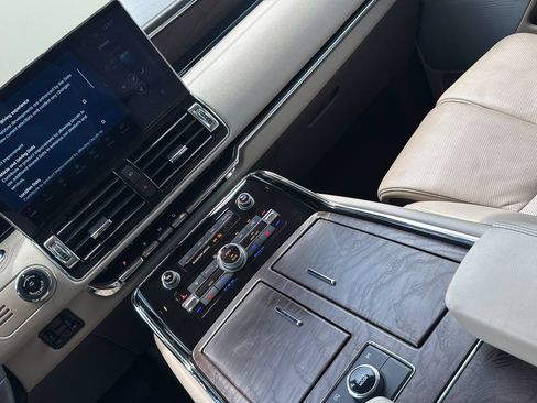 Used 2022 Lincoln Navigator L Reserve AWD/4WD image 20
