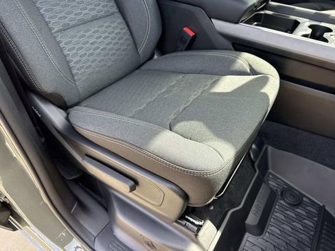 New 2026 RAM 1500 4x4 Crew Cab image 13