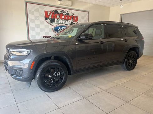 Used 2024 Jeep Grand Cherokee L Altitude image 1