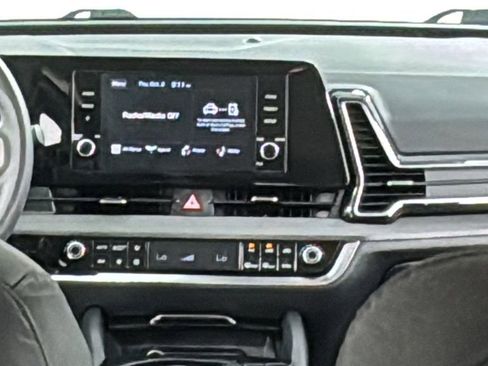 Used 2024 Kia Sportage LX image 16