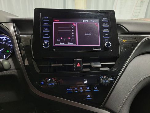 Used 2023 Toyota Camry SE image 14
