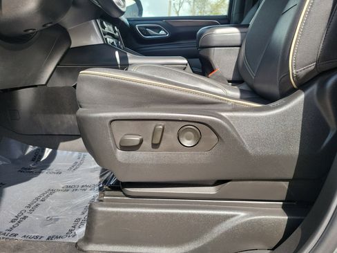 Used 2023 Chevrolet Suburban Premier image 13