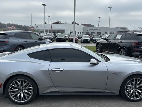 Used 2025 Ford Mustang GT Premium image 11