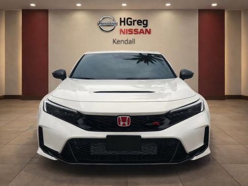 Used 2025 Honda Civic Type R image 2