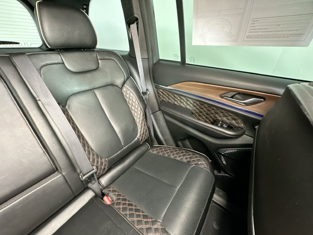 Used 2022 Jeep Grand Cherokee Summit AWD/4WD image 14