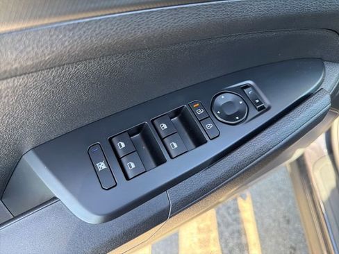 New 2026 Kia Sportage LX FWD image 17