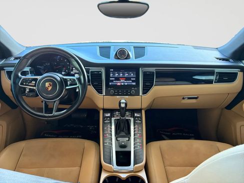 Used 2018 Porsche Macan Sport Edition AWD/4WD image 22