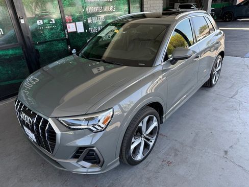 Used 2019 Audi Q3 2.0T Premium Plus w/ Premium Plus Package AWD/4WD image 2