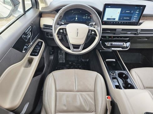 Used 2023 Lincoln Corsair Reserve w/ Equipment Group 201A image 10