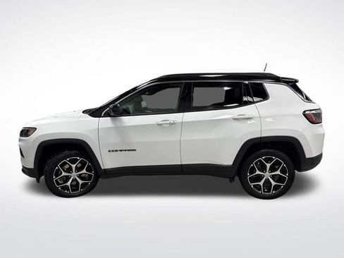 Used 2024 Jeep Compass Limited image 11