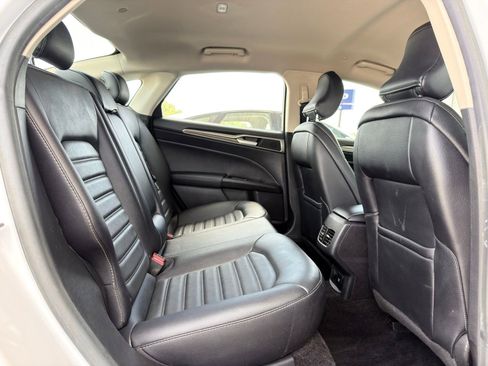 Used 2018 Ford Fusion SE w/ Equipment Group 602A FWD image 20