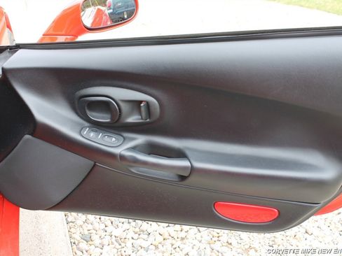 Used 1999 Chevrolet Corvette Coupe image 29