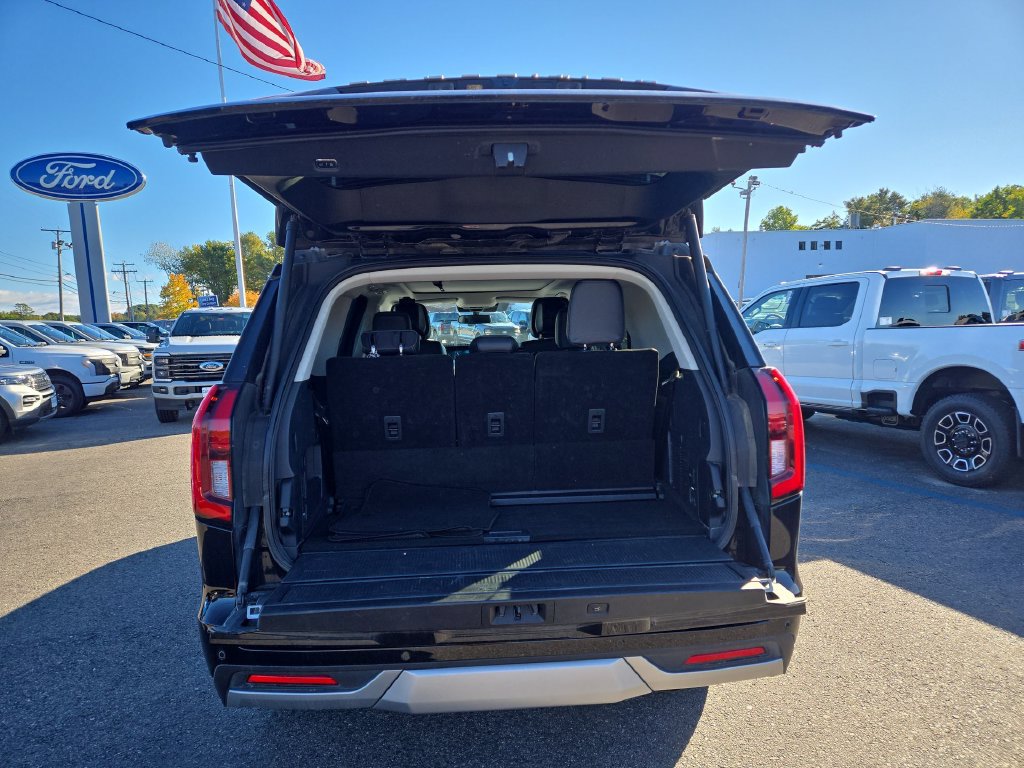 Certified 2026 Ford Expedition Platinum w/ Driver's Package AWD/4WD image 3