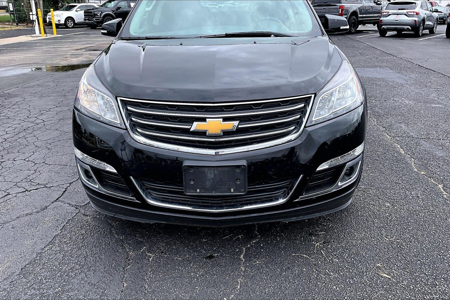 Used 2016 Chevrolet Traverse LT w/ Style and Technology Package FWD image 4