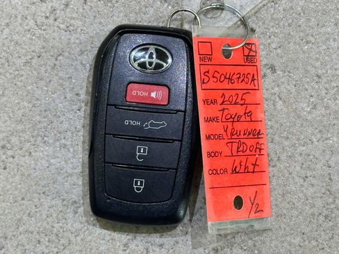 Certified 2025 Toyota 4Runner TRD Off-Road Premium AWD/4WD image 32