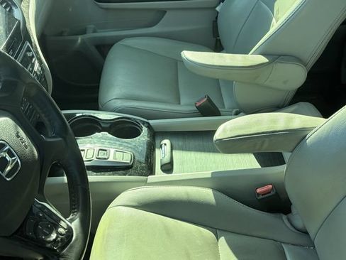 Used 2020 Honda Pilot Touring image 8