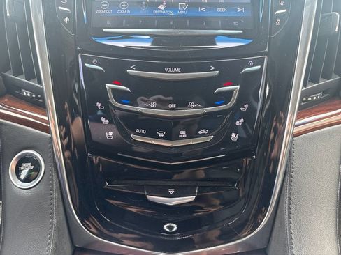 Used 2015 Cadillac Escalade Premium AWD/4WD image 23