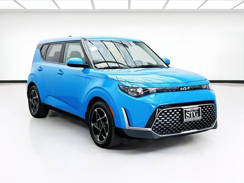 Used 2023 Kia Soul EX FWD image 3