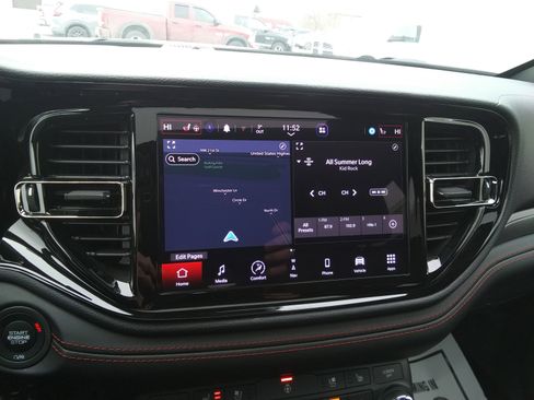 Used 2025 Dodge Durango GT image 24