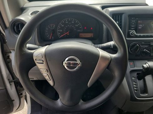 Certified 2018 Nissan NV200 S image 27