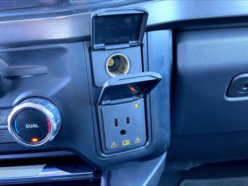 Certified 2023 Ford F250 Lariat w/ Chrome Package image 33