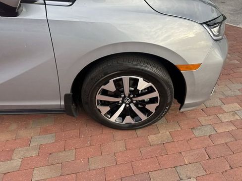 Certified 2025 Honda Odyssey EX-L image 17
