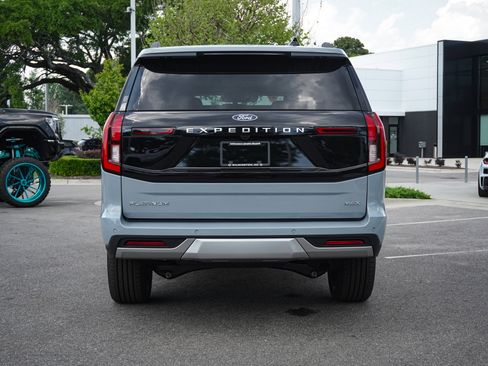 Used 2026 Ford Expedition Max Platinum w/ Platinum Ultimate Package AWD/4WD image 9