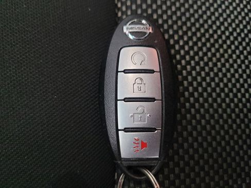 Used 2020 Nissan Pathfinder SV FWD image 32