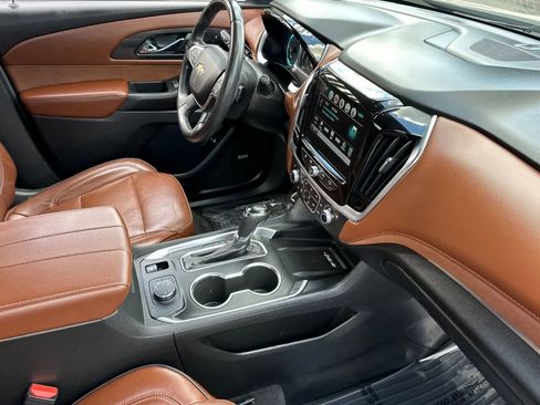 Used 2018 Chevrolet Traverse High Country AWD/4WD image 19