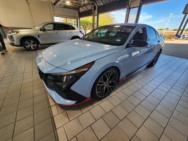 Used 2023 Hyundai Elantra N FWD image 3