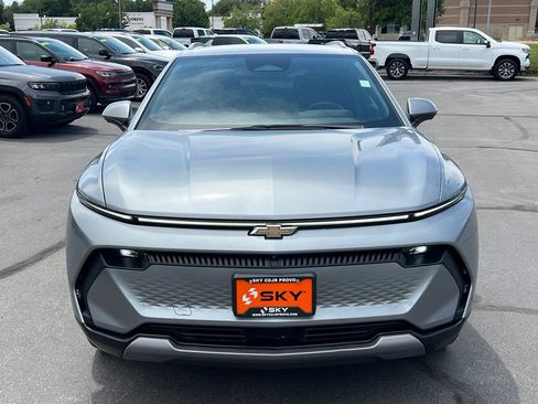 Certified 2024 Chevrolet Equinox EV LT AWD/4WD image 4
