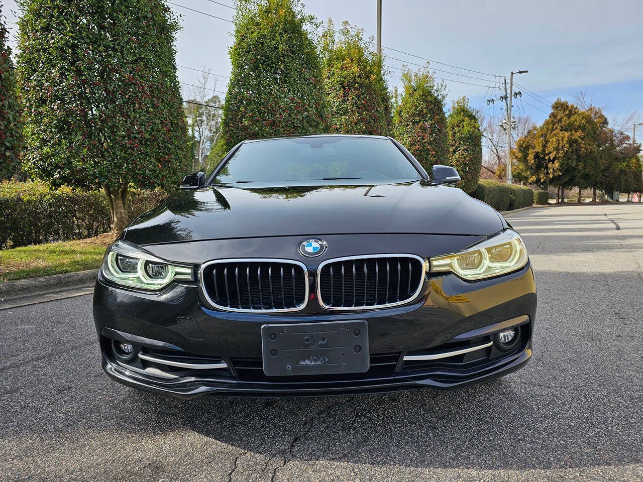 Used 2018 BMW 330i xDrive Sedan AWD/4WD image 8