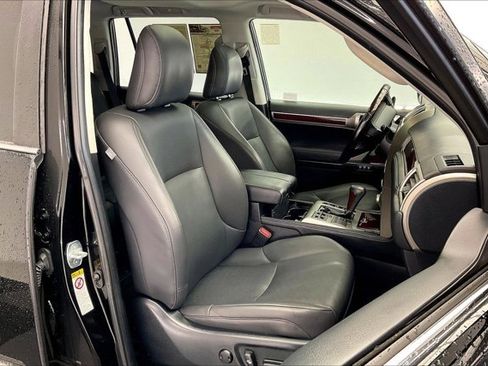 Used 2019 Lexus GX 460 image 6