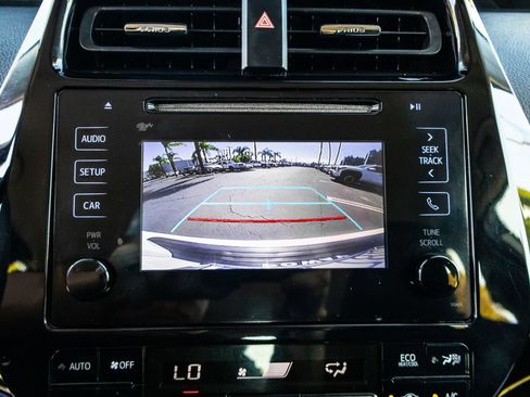 Used 2019 Toyota Prius L Eco w/ Carpet Mat Package FWD image 31