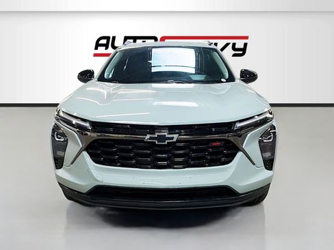 Used 2025 Chevrolet Trax ACTIV FWD image 2