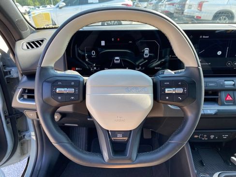 Used 2025 Kia K4 GT-Line w/ GT-Line Sunroof Package FWD image 13