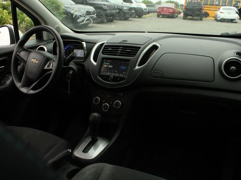 Used 2016 Chevrolet Trax LS w/ LPO, Protection Package FWD image 16