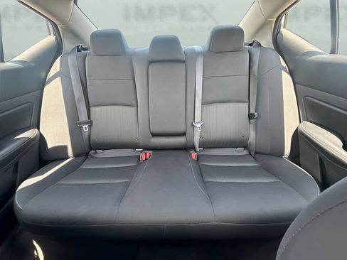 Used 2024 Nissan Altima 2.5 SV FWD image 6