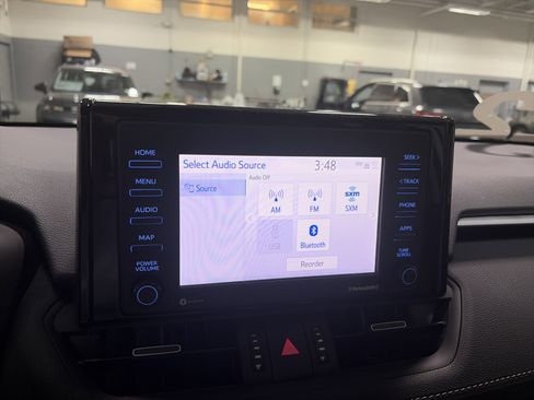 Used 2022 Toyota RAV4 XLE Premium image 20