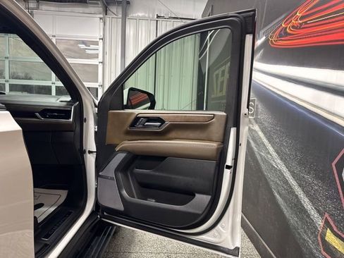 Used 2025 GMC Yukon XL Denali Ultimate image 31