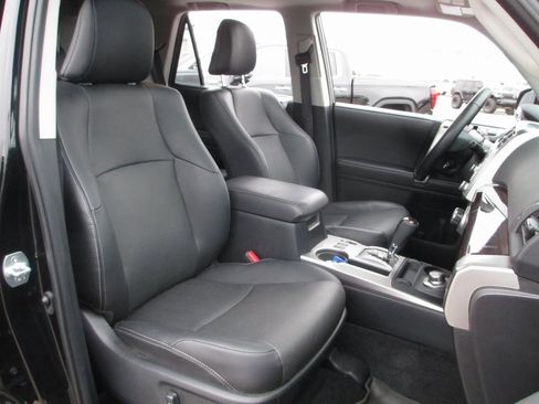 Used 2023 Toyota 4Runner Limited image 21