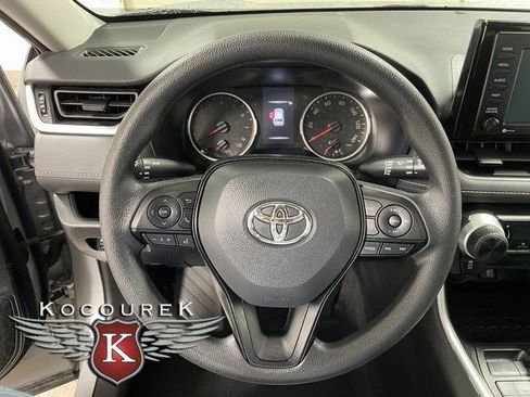 Used 2022 Toyota RAV4 LE AWD/4WD image 14