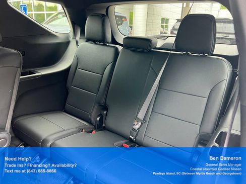 Used 2025 Chevrolet Traverse LT AWD/4WD image 18