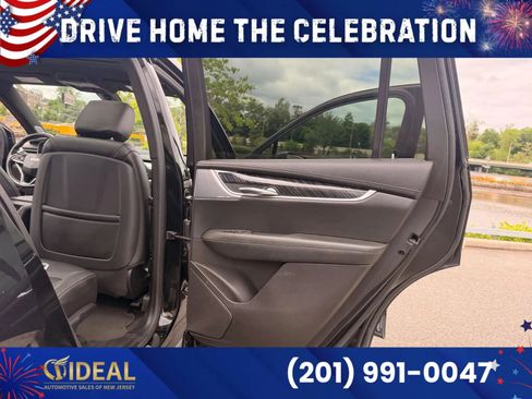 Used 2021 Cadillac XT6 Premium Luxury AWD/4WD image 27