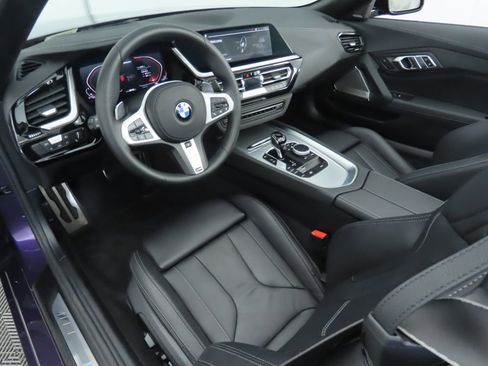 Used 2025 BMW Z4 M40i w/ Premium Package image 17
