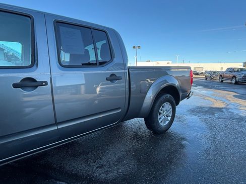 Used 2017 Nissan Frontier SV w/ SV Value Truck Package AWD/4WD image 7