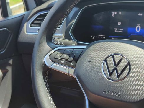 Used 2023 Volkswagen Tiguan SE AWD/4WD image 19