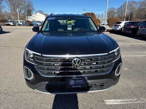 Certified 2025 Volkswagen Atlas SE image 2